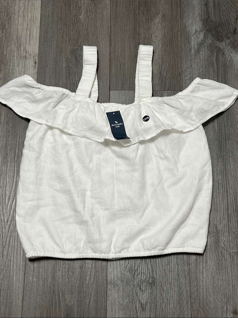 Abercrombie kids white top/ size 17/18